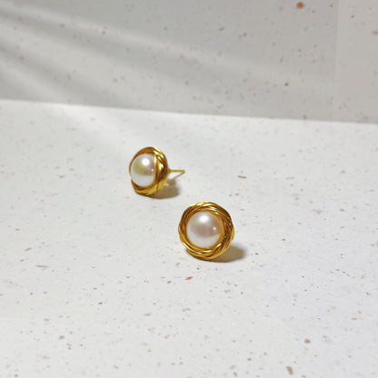 Nest Pearl Stud Earrings